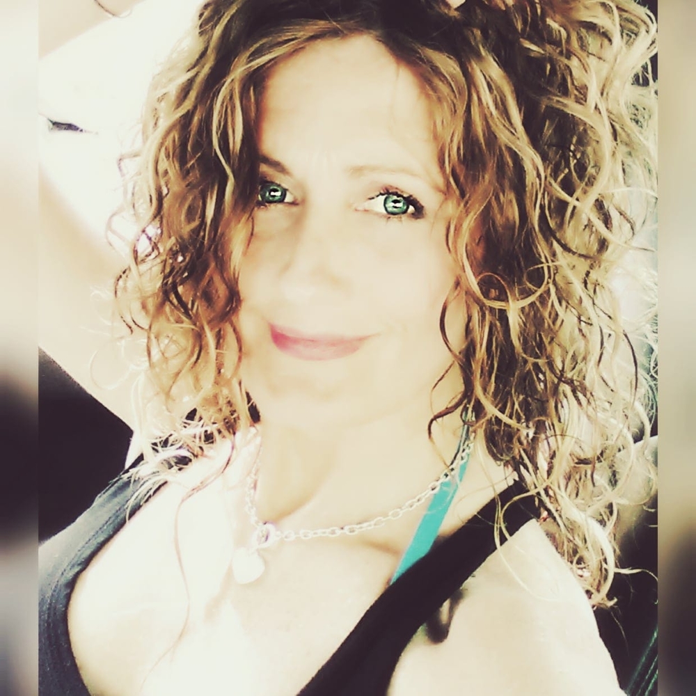 Meet your Posher, Carri